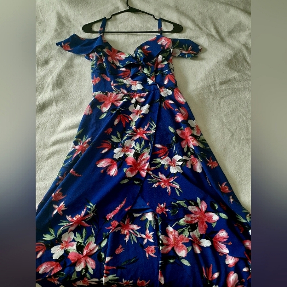 IZ Byer Off shoulders Dress